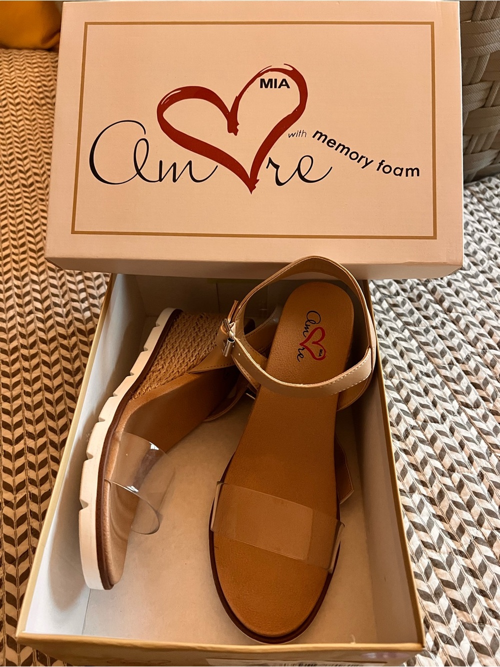 Ami Mia Wedge Sandals in Brown & Clear US 8.5